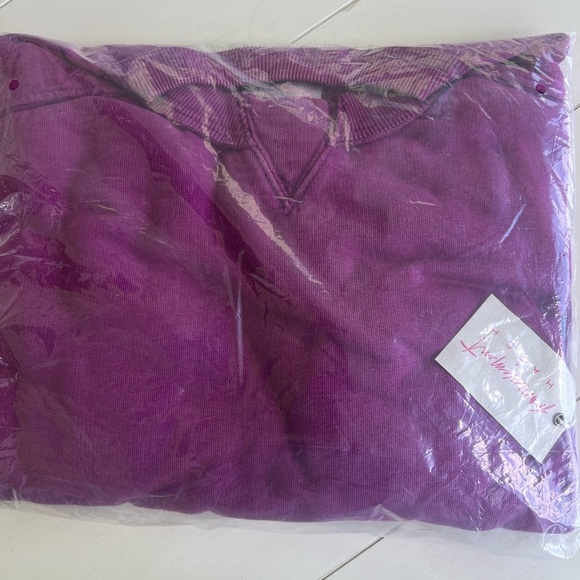 Purple Oversized Crewneck Sweatshirt with Long Sleeves - Picture 2 of 3